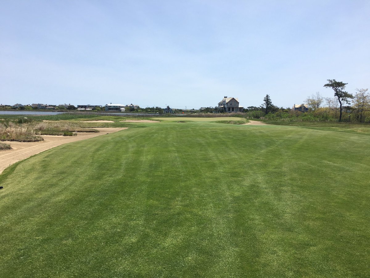 JoelMBeall's tweet photo. Fantastic 45 with @coynewriter at Sebonack, Quogue Field and Friar’s Head. I want to be him when I grow up https://t.co/qgH8zm1TBg