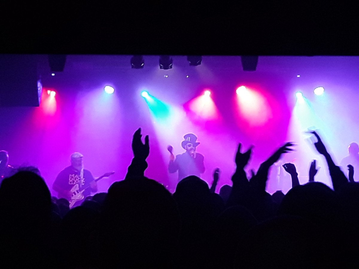 CountessOfFife's tweet photo. What a night! Big thanks to the wonderful @gbmrmackenzie for having us as support tonight, The Garage was rammed and we had a BRILLIANT time xxx #upye! https://t.co/mgvSYYwF12