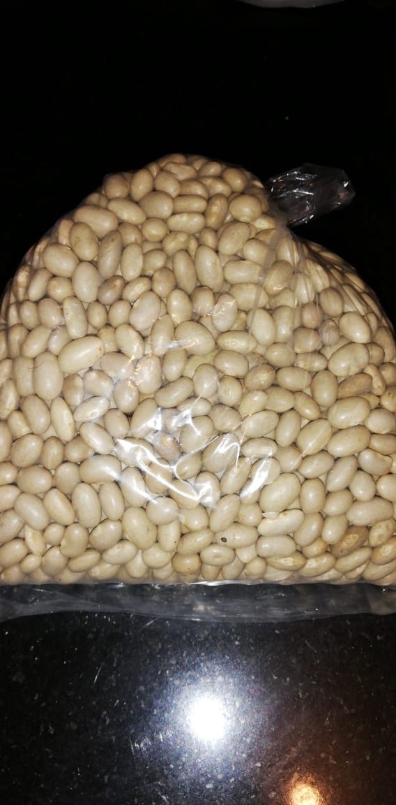 liberenalf's tweet photo. Amigos la cesantía. Me tiene con este emprendimiento. Porotos tórtolas del año. A 2200 el kilo. Entrega en metro a convenir. Si le dan RT me ayudan. https://t.co/ksYigOCzTn