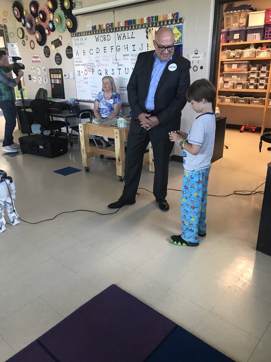 KellyJCarey's tweet image. We had a busy afternoon sharing Nao with our friends from Loews Vanderbilt. So thankful for these community partners that support all we do with #azkstem