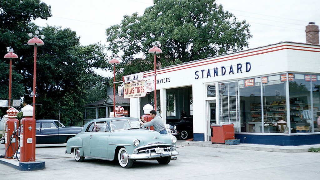 HannArchive's tweet photo. Location Discovered for Hanneman’s Standard Service Station https://t.co/nTinFxEJZa https://t.co/PTMJivQNXt