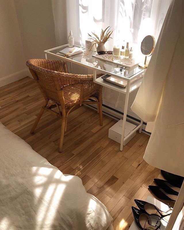 aftar66's tweet image. "تبقى الأجورُ .. ويمضي بعدها التعبُ."