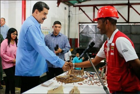 alejabolivarian's tweet photo. La zafra de cacao 2018-2019 produjo
👉 11.288 toneladas para la exportación, teniendo como destino:
Países Bajo
Alemania
Malasia
Italia
lugares en los cuales es muy apreciado por su calidad. #ProducirEsProsperidad #MirandaExporta
@HectoRodriguez
@ChavezEnRed https://t.co/y3GOdV18m5