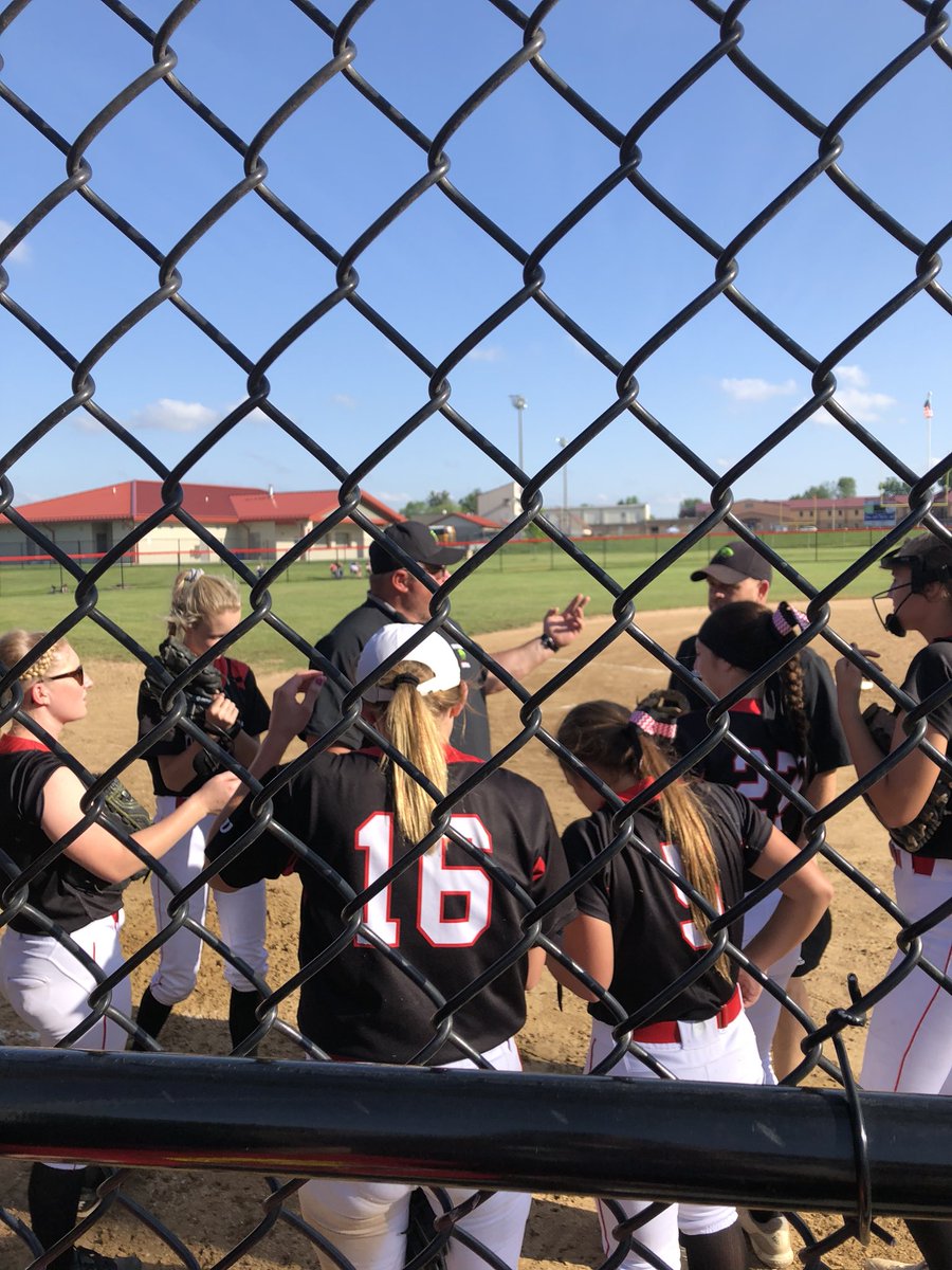 SRidgeAthletics's tweet photo. Raiders up 5-0 in the 3rd !!
#SectionalSemis
#ArmorUp https://t.co/CtUPOAZVD9