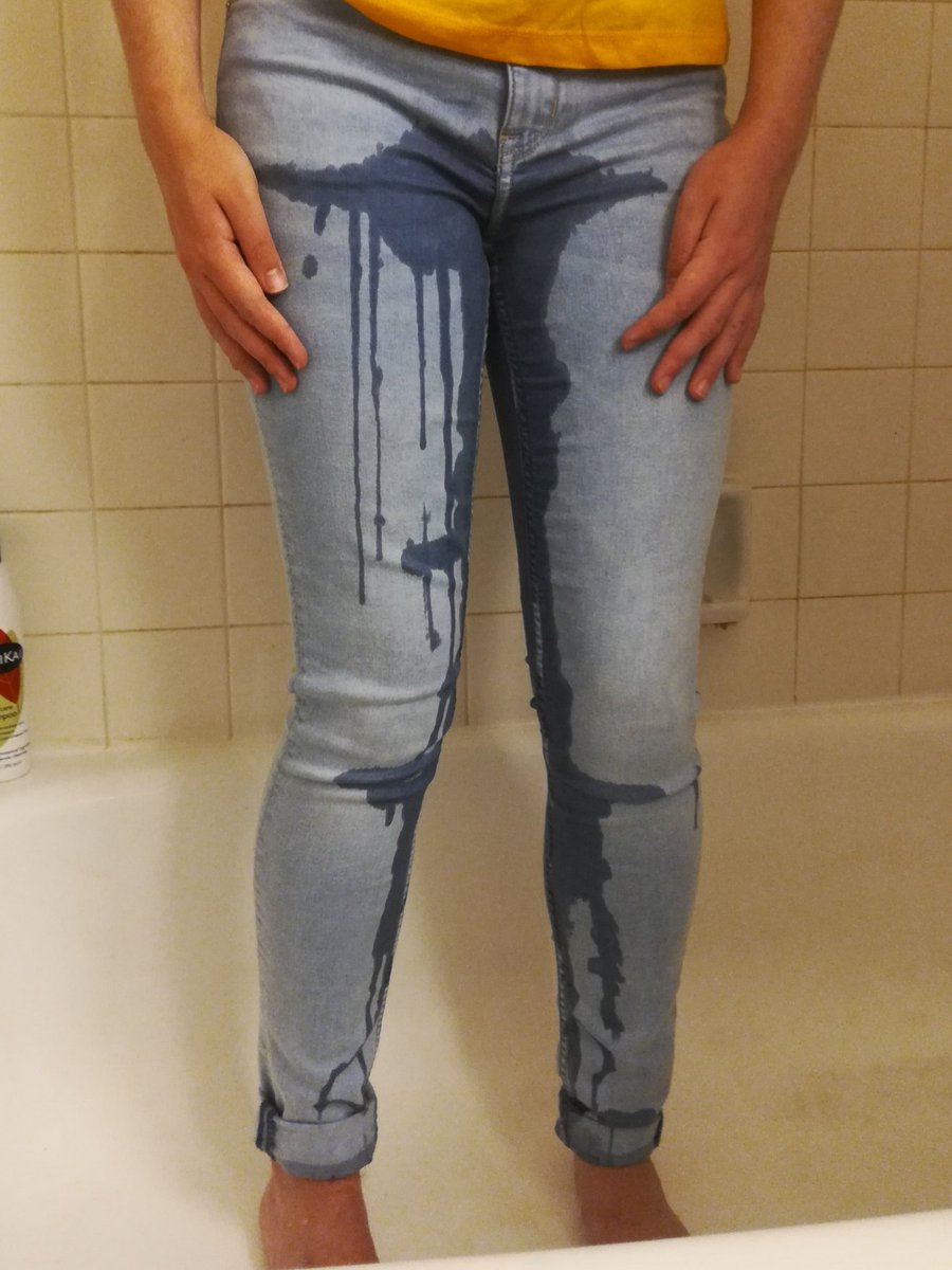 averypees's tweet image. the results of a long hold!!! imagine this in public... (///) #femaledesperation #omorashi #omocute #omo #wetting