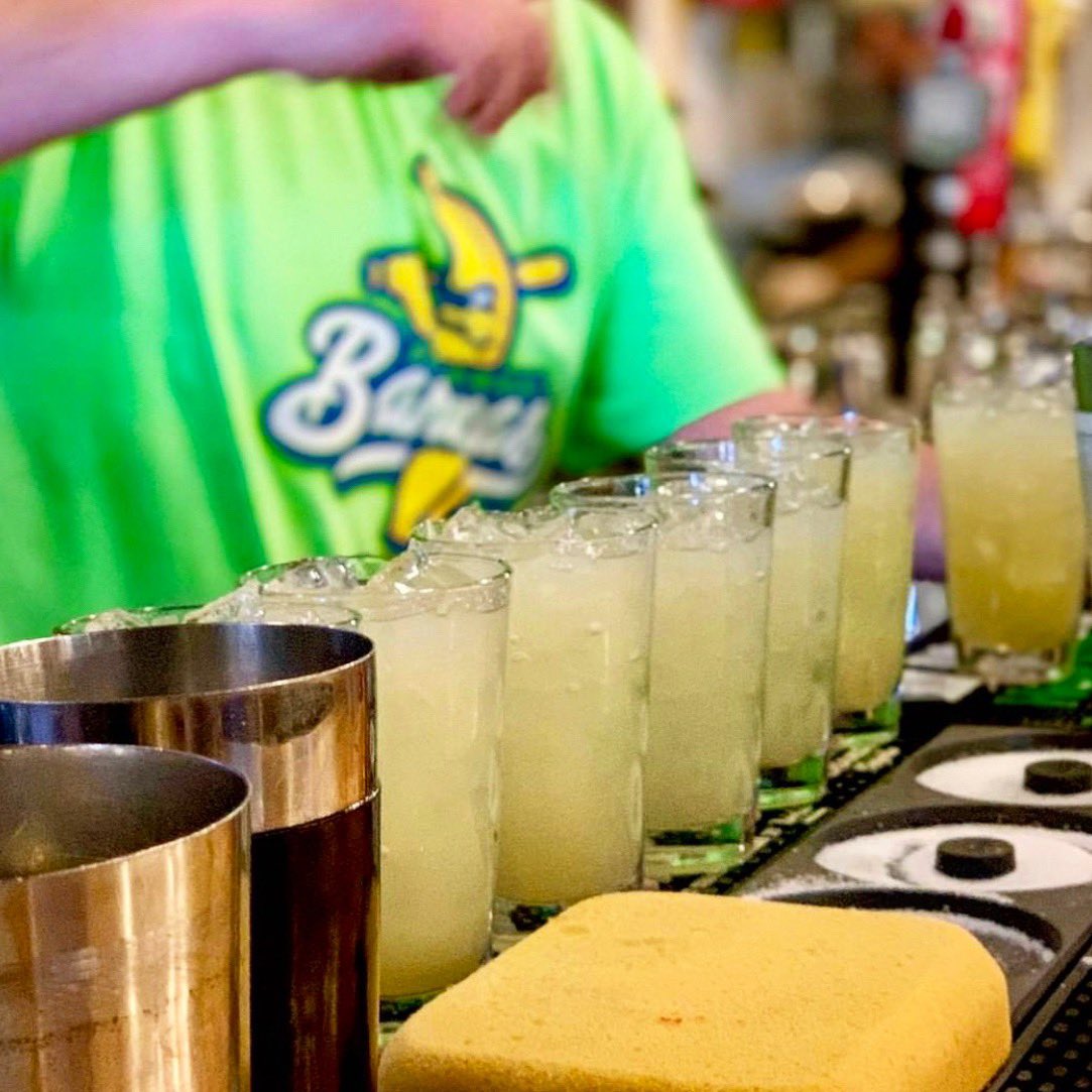 Happy Hump Day! Come get your drink on at your fave taco shop 🍹