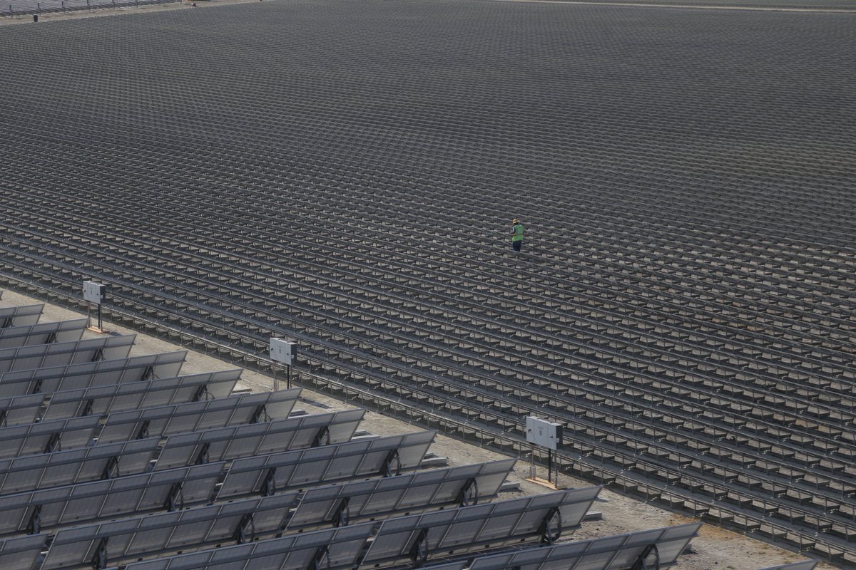 ESanchezProal's tweet photo. En #Jalisco no esperamos sentados a que el futuro llegue y nos traiga prosperidad, trabajamos para crear esa prosperidad y creamos el futuro. Muestra de ello es la inauguración del huerto solar de la empresa Fortius Electromecánica en Zacoalco de Torres. https://t.co/8s3dcmhWTv