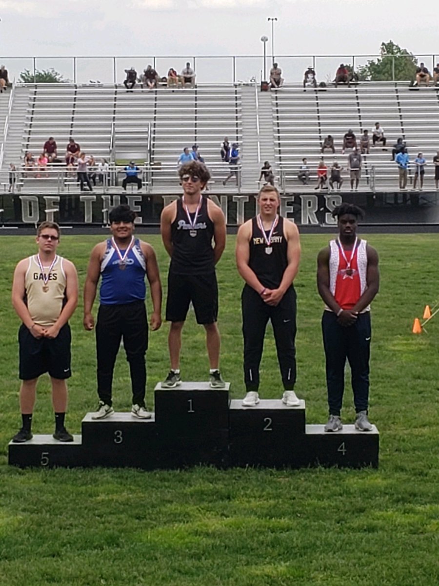 newalbanyTF's tweet photo. Podium #finishonempty #discus @EagleBackers @napls @NASSConvocation @ThisWeekDave @Liz_Zimm19 @CoachChilds23 @MrFlecherNAHS https://t.co/2atYYGqo2t