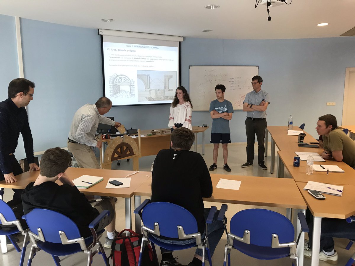 CalculatorCaleb's tweet photo. Learning about #RomanEngineering today consisted of #arches, #aqueducts, #tunnels, #siphons, and #surveying and #construction equipment was engaging and entertaining in both English and Español. https://t.co/IjIwlsfSxh
