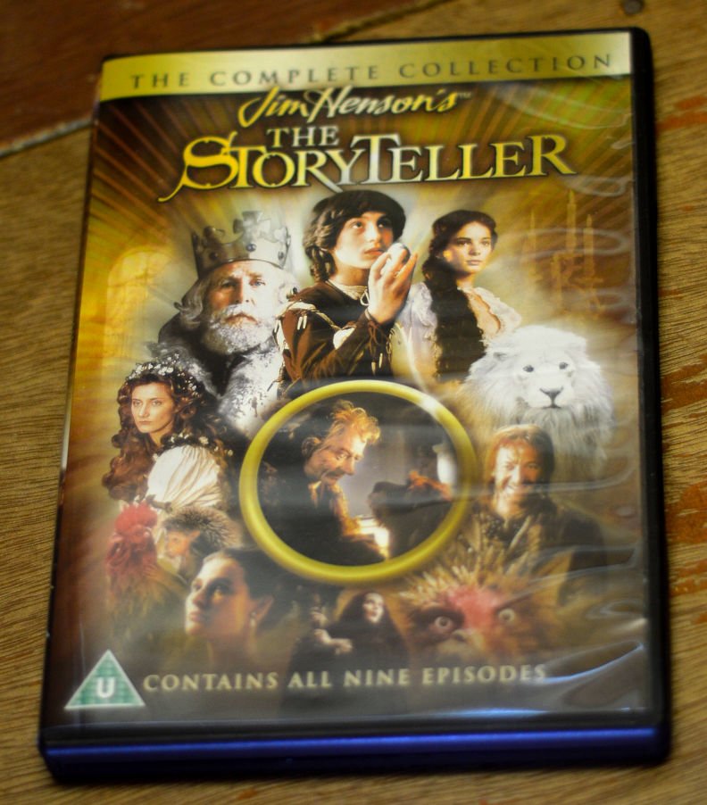 vopiscus_bm's tweet photo. #RetroDVD of the day, #TheStoryteller, 1987, co-developed by #jimHenson and #AnthonyMingella. Adapations of many European folk tales, fronted by the late, geat #JohnHurt, aided by Henson's puppet wizardry.
A spin-off about Greek myths, fronted by #MichaelGambon followed in 1990. https://t.co/82noR57aAB