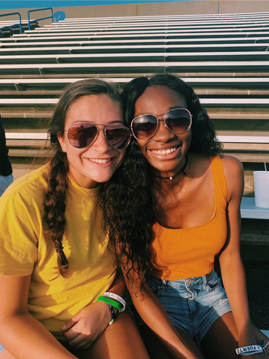 johnson_raegan's tweet photo. my whole heart✨ @_alexisfabila https://t.co/swmHzeijgS