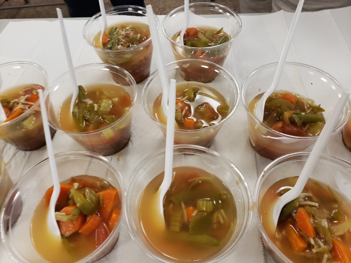 KidneyHI's tweet image. Our #DiabetesPreventionProgram just reached their midway point and celebrated with healthy and nutritious homemade treats! 🎊🎈