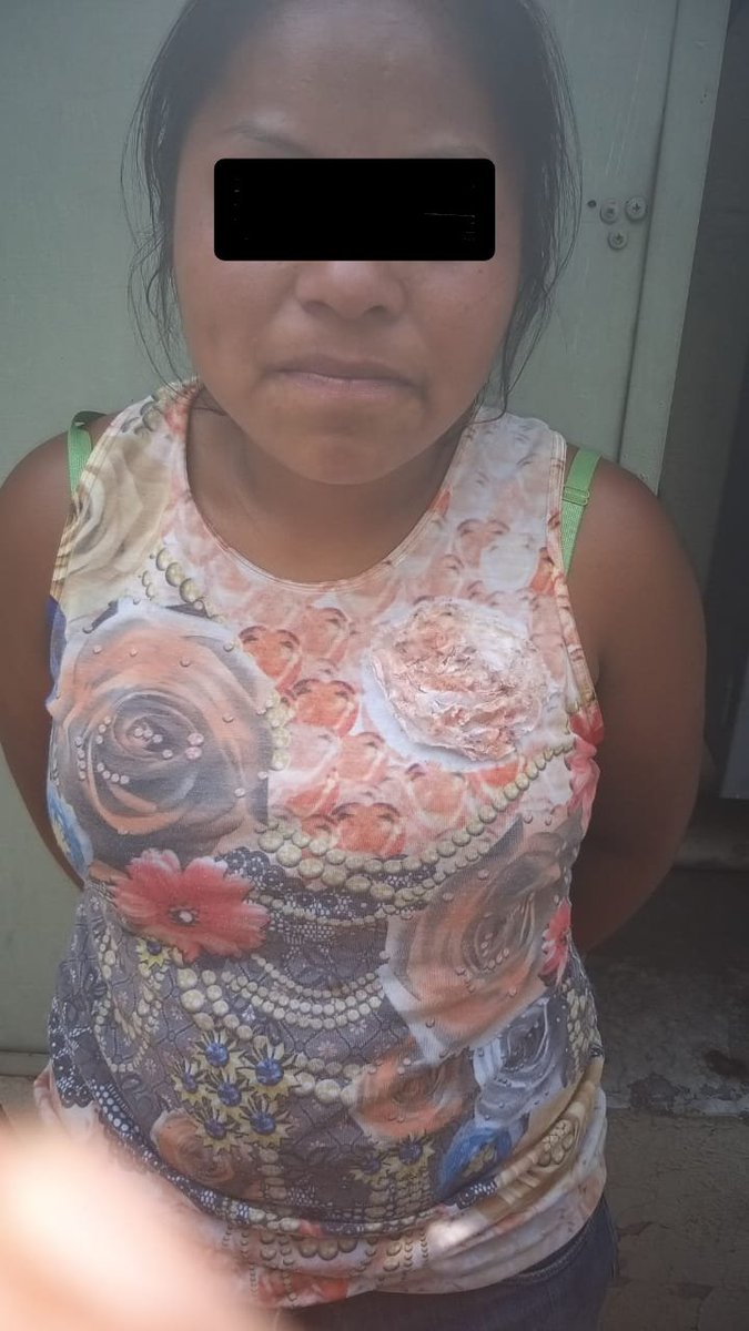 RedVecinalGAM's tweet photo. #redesvecinalesGAM
#DGSCYPCGAM

Se hace una remisión con Policía Auxiliar en conjunto con Policía de Investigación de GAM-1, por delitos contra la salud. @TuAlcaldiaGAM

El nombre de la mujer detenida es Reyna N de 23 años la trasladan a la agencia del Ministerio Público de GAM-4 https://t.co/JbWT7Tx88K