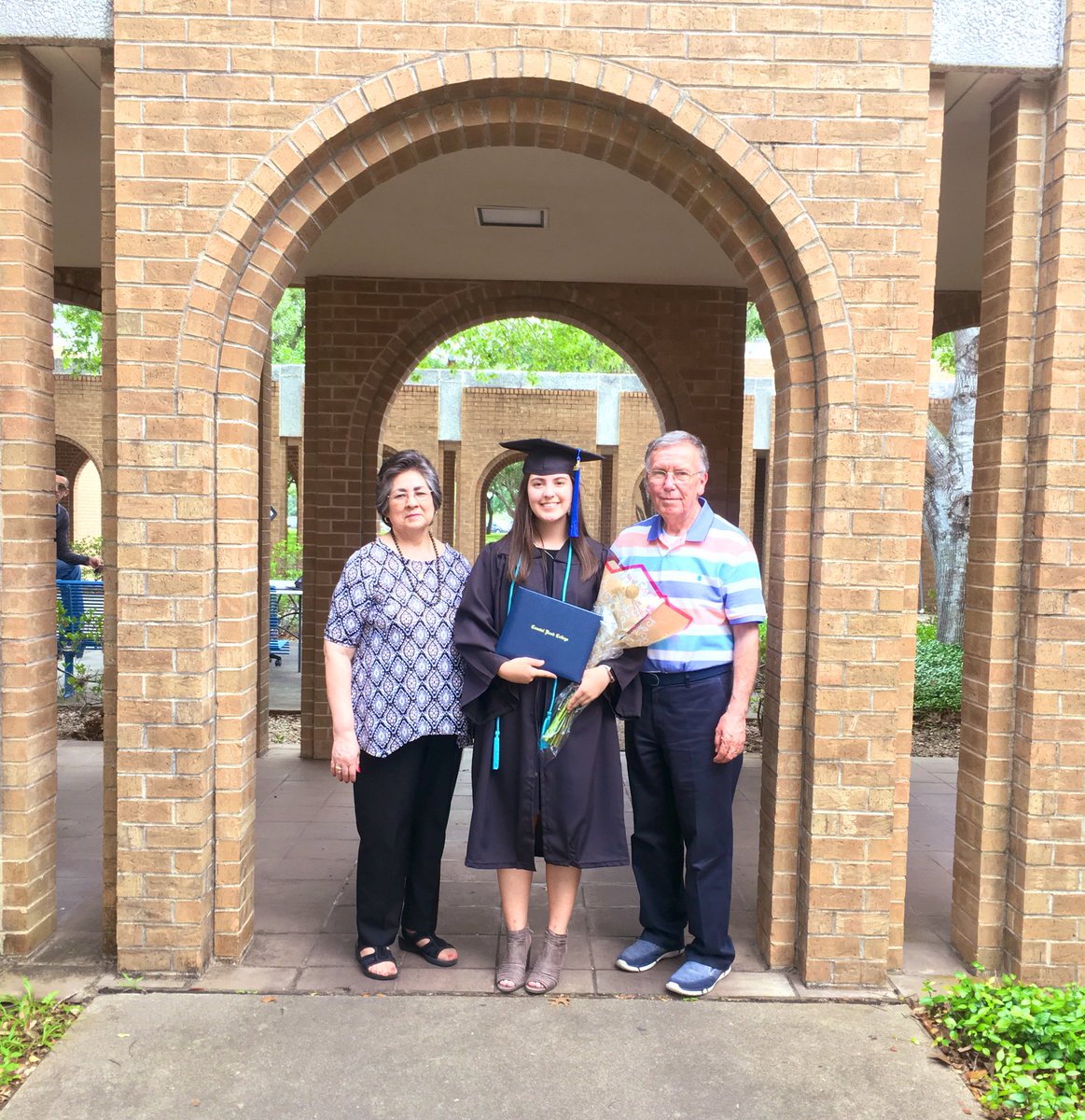 MarissaKubala's tweet photo. We have a college graduate in our midst! I’m so incredibly proud of Sara who received her Associate of Arts degree from #CoastalBendCollege! Next Friday, she’ll graduate from Alice High School! #smile ♥️🎓#CBCGraduation2019 #CBCGraduate #proudmom #AssociateofArts #blessed https://t.co/sSxly9ATEu