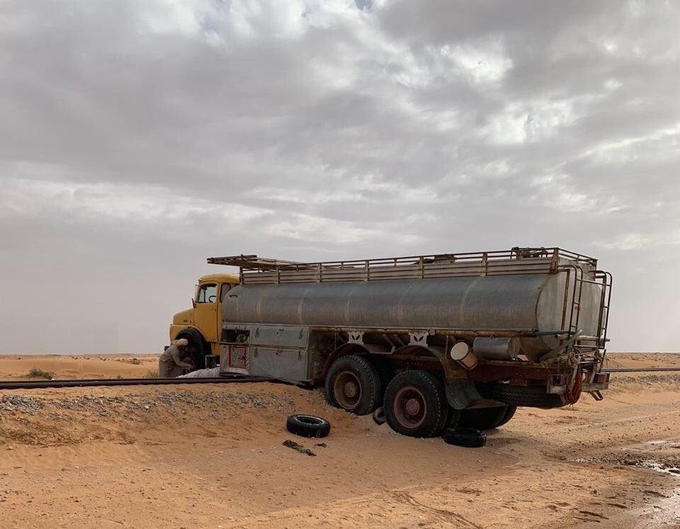 khalafalawagj's tweet photo. @SARSaudiRailway 
لسلامة الجميع  فان الخطوط الحديديه ��لسعوديه تحث الجميع على الالتزام بالتعليمات واتباع وسائل السلامه وعدم الاقتراب من السكك الحديديه وتحذر من هذه المخالفات التي تعرض الشخص والآخرين للخطر  نسأل الله السلامه للجميع https://t.co/HzxL8sS3rB