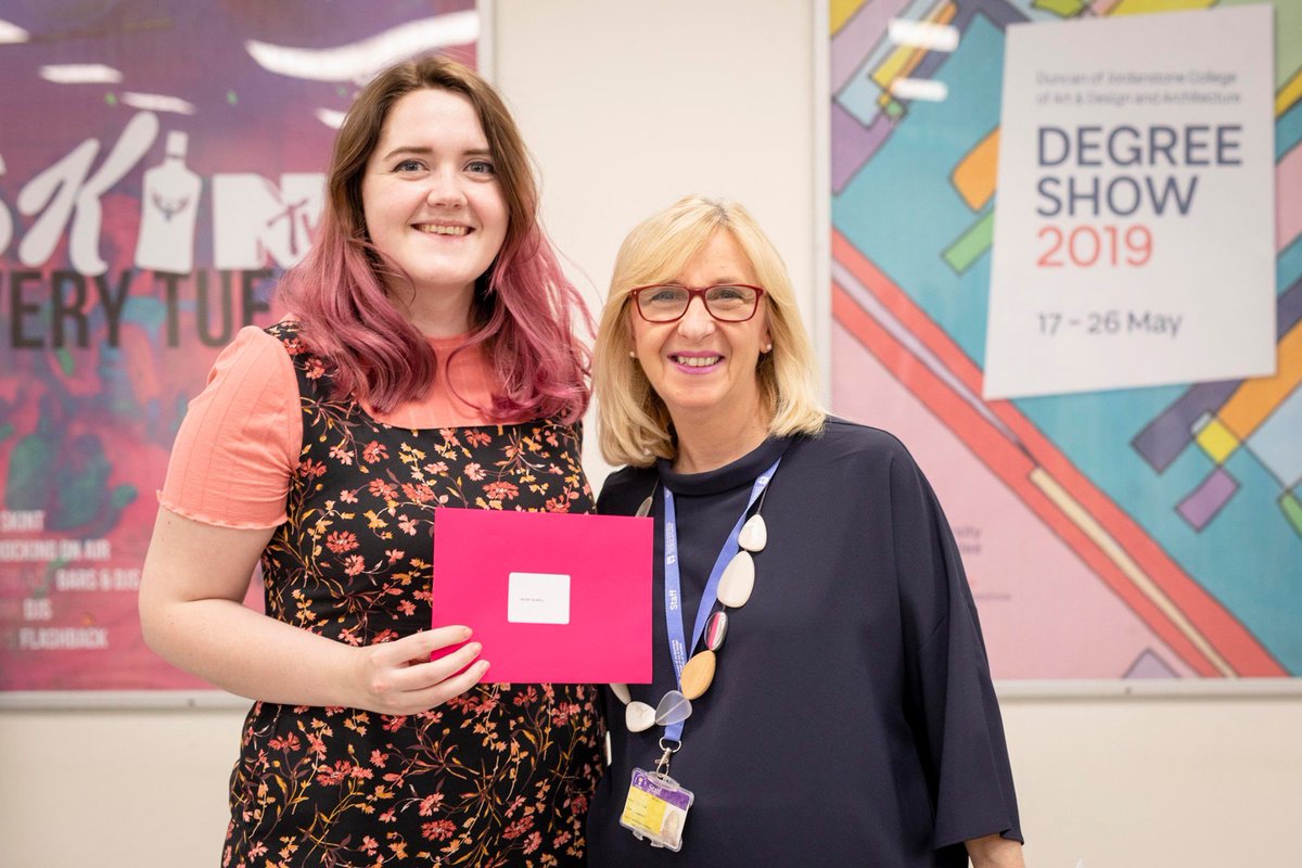 KeilidhBradley's tweet photo. Was so surprised and delighted to win an award on the degree show opening night! https://t.co/YutGmTY0It