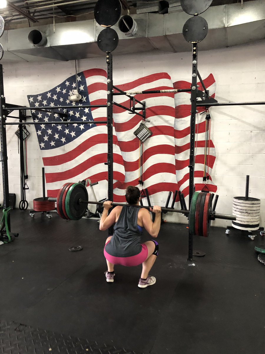 everhardcf's tweet photo. Squatin' heavy and buildin'wheels. https://t.co/wvhJAqPjd2