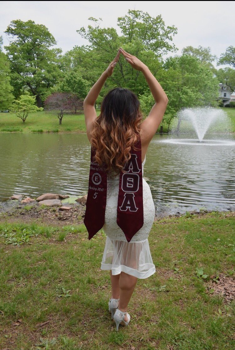 dontcallmeMel__'s tweet photo. “Daughter of Immigrants, with dreams & blessings”. 4 years later and I officially have my B.S. Rutgers University thank you for having me. You were a lot to handle. So bittersweet 😢 Catch me saving animals in the future ✌🏾♥️🎓 #RUPREVET #2019bby #LTAsGraduate https://t.co/njywKzkqEE