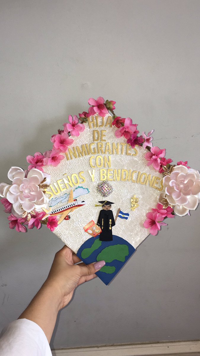 dontcallmeMel__'s tweet photo. “Daughter of Immigrants, with dreams & blessings”. 4 years later and I officially have my B.S. Rutgers University thank you for having me. You were a lot to handle. So bittersweet 😢 Catch me saving animals in the future ✌🏾♥️🎓 #RUPREVET #2019bby #LTAsGraduate https://t.co/njywKzkqEE
