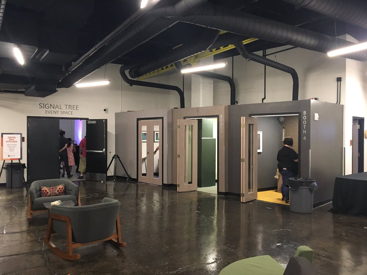 TaylorInst's tweet photo. Awesome grand opening at @Bounce_Hub tonight. A great space for business, innovation, and collaboration here in #Akron! It was also great to see so many of our good friends that are in the space - @NewTerritoryAR @Consolidus @AkronAscent. Looking forward to future opportunities. https://t.co/wkFSfO6Tpr
