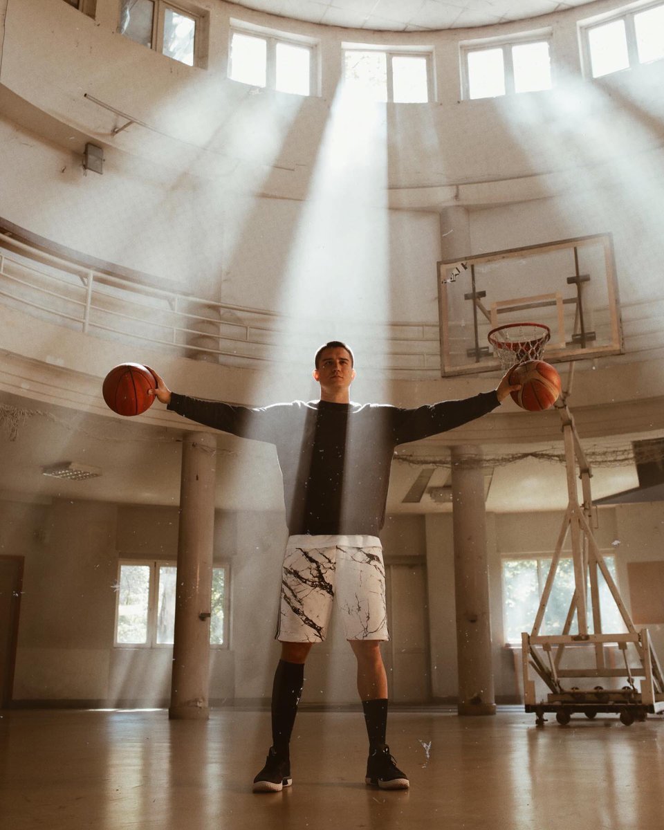 StefanStojacic's tweet photo. Catch the light!🏀🌅📸
#photo #photoshoot #basketball #ultraenergy #liman3x3 #streetball #comercial #serbia #fiba3x3 #novisad https://t.co/nPPAgURw9b