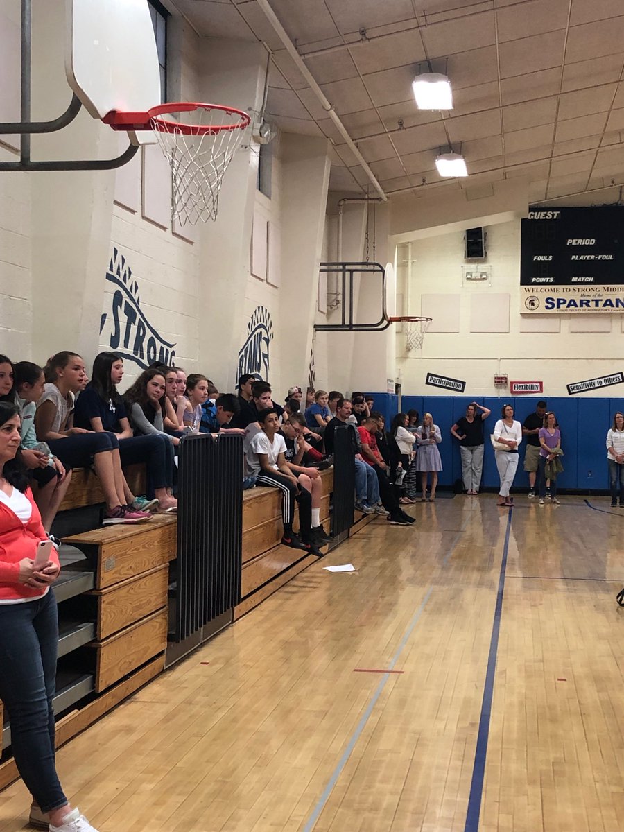 MrSadinsky's tweet photo. #StrongMS thanks all of the 6th grade students, parents, &amp; guardians for attending our annual orientation event.  #rsd13ct https://t.co/fEuLjhjkrY