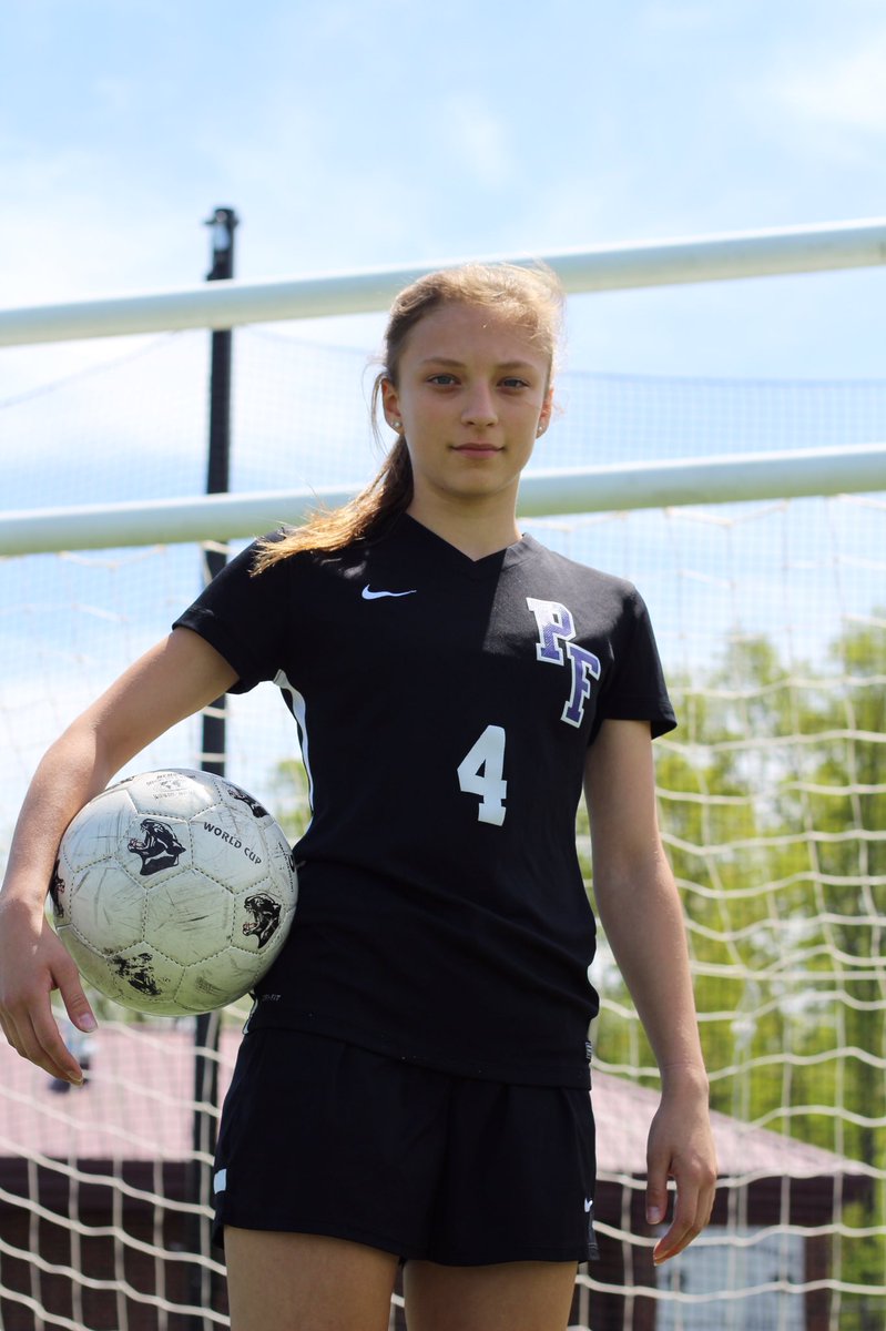pfhstheroar's tweet photo. The future is FEMALE 🤩 read more about these athletes and SO MUCH MORE in ISSUE 3 of the ROAR MAG. Coming next week! Bring $2 to rm 239 to preorder a copy!! 📷 @AbbyDetorie @PFannouncements https://t.co/SBtFZZ2szt
