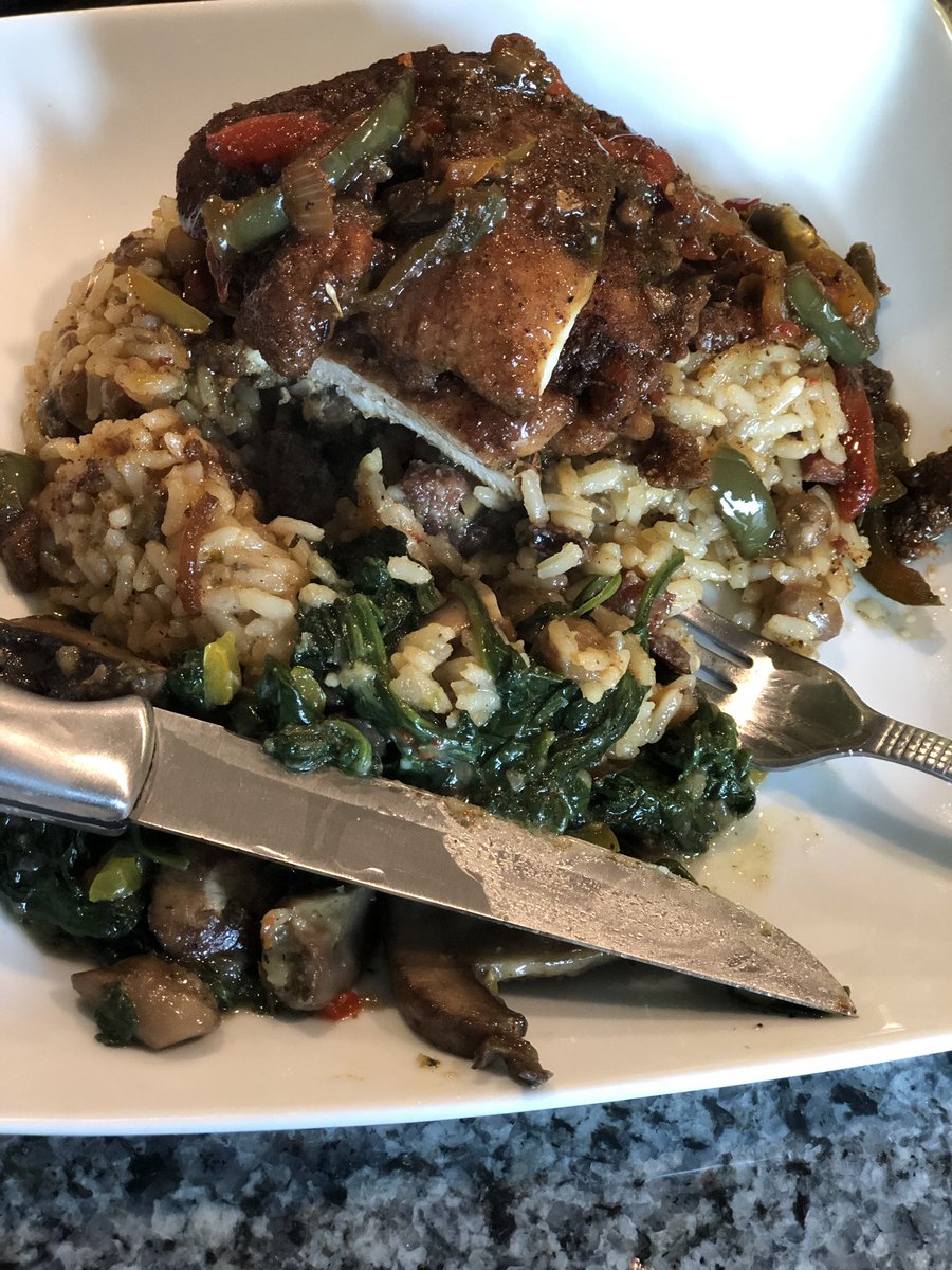 Chef_Ena's tweet photo. Stew chicken🔥 coconut infused peas and rice🔥sautéed spinach with mushrooms 🔥 #chefena #caribbean #afrolatina #dallas #Texas #caterer #travelingchef #Foodie #foddieporn #celebritychef #womenchef #Entrepreneur #personalchef #cubancuisine #soulfood #Miami #FortLauderdale https://t.co/dOLJHRMWBF