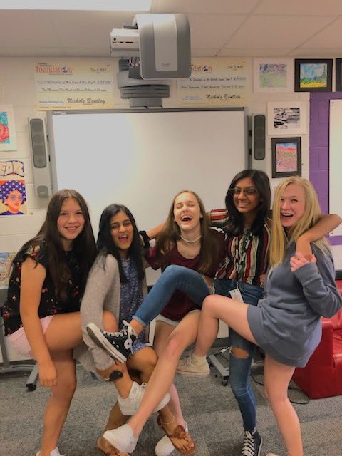 FaizaR_nthc's tweet photo. My favorite class with my favorite people❤️ Freshmen year was one to remember! https://t.co/tBBOlEdMmF