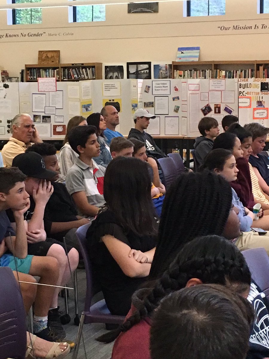 Senior science research superstars!@OBENSchools <a href="/LauraSSeinfeld/">Dr. Laura Seinfeld</a> <a href="/SharonLasherOB/">Sharon Lasher</a>