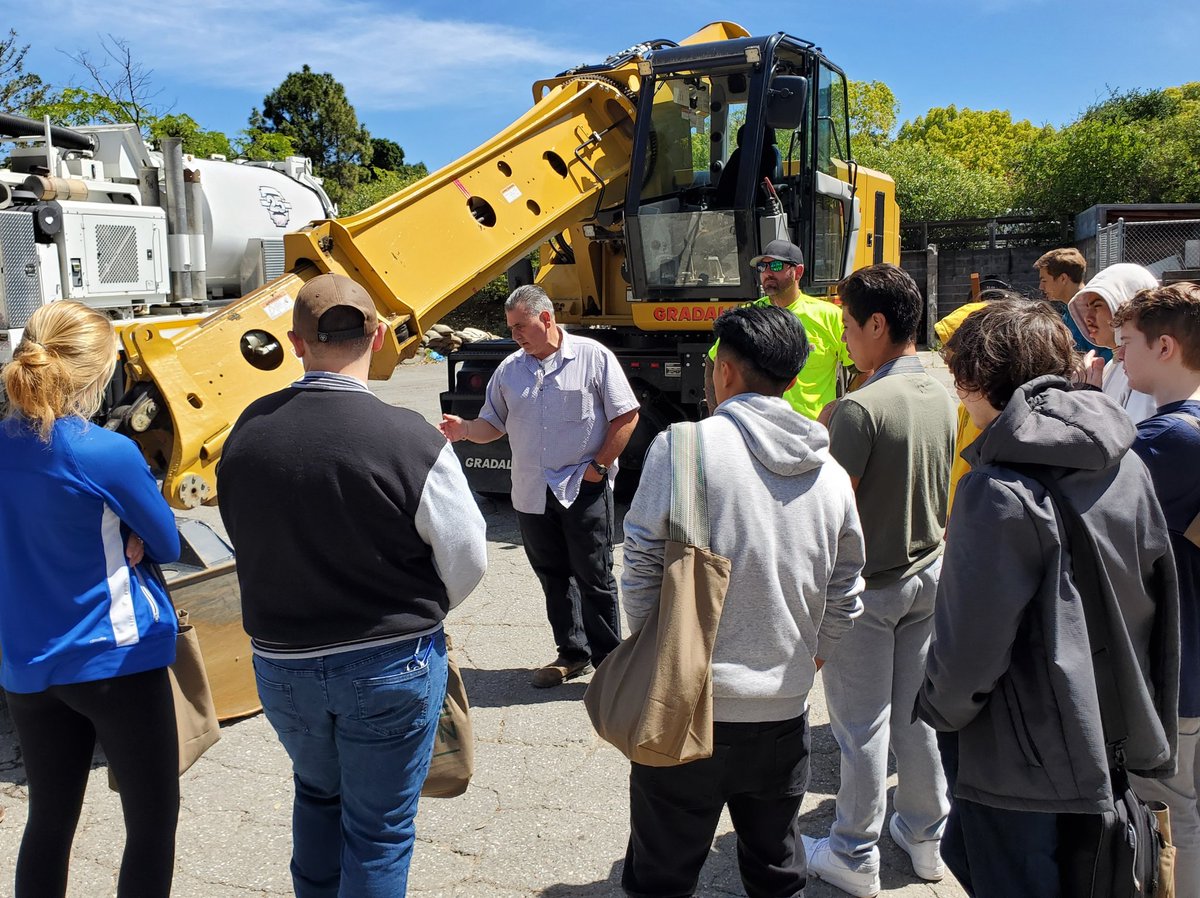 MrMadsen1's tweet photo. Thank you @maringov Dept of Public Works for hosting today's student shadow day as part of #NationalPublicWorksWeek! Students from @SanRafaelHigh @TerraLindaHS and @tamhigh met with #engineers, #heavyequipment techs, #mechanics, and more to learn about careers in #DPW! Thank you! https://t.co/YW70cvFRse