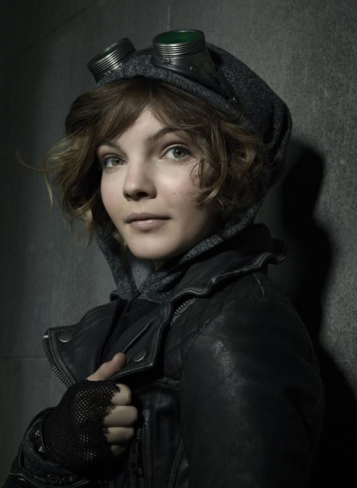 Happy Birthday to Camren Bicondova who turns 20 today!  Pictured here as Selina Kyle on Gotham. 