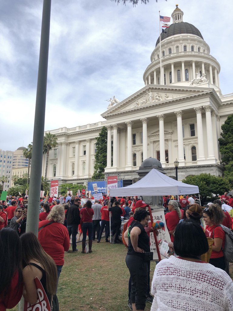boballen's tweet photo. #WeAreCTA #RedForEd #FundOurFuture https://t.co/eFujvn2Gc8