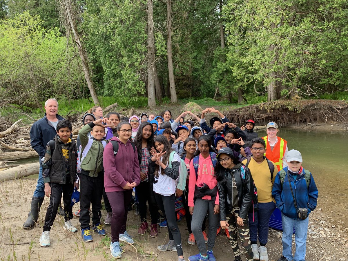 My morning ⬇️
Releasing Atlantic Salmon with grade 6 students from   <a href="/DallaireDragons/">Romeo Dallaire PS</a> &amp;  <a href="/Applecroft_PS/">Applecroft PS</a> and <a href="/RodPhillips01/">Rod Phillips</a>, <a href="/ofah/">ofah</a> &amp; <a href="/TRCA_HQ/">Toronto and Region Conservation Authority</a>.