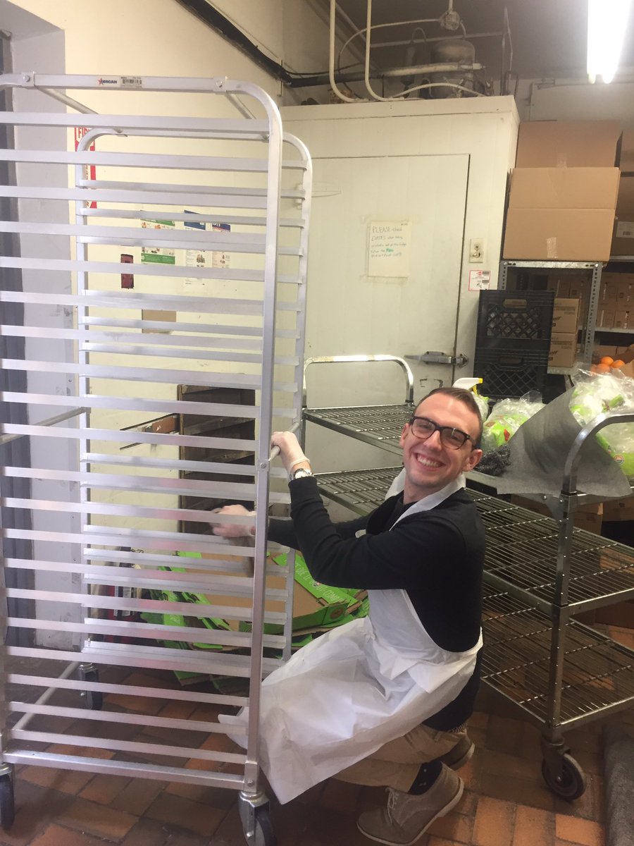Tksampson's tweet photo. @MercerCanada cares about giving back - and the Marketing team loved their time with #FortYorkFoodBank #MercerCares #mercergoodday https://t.co/memmSB3B4m