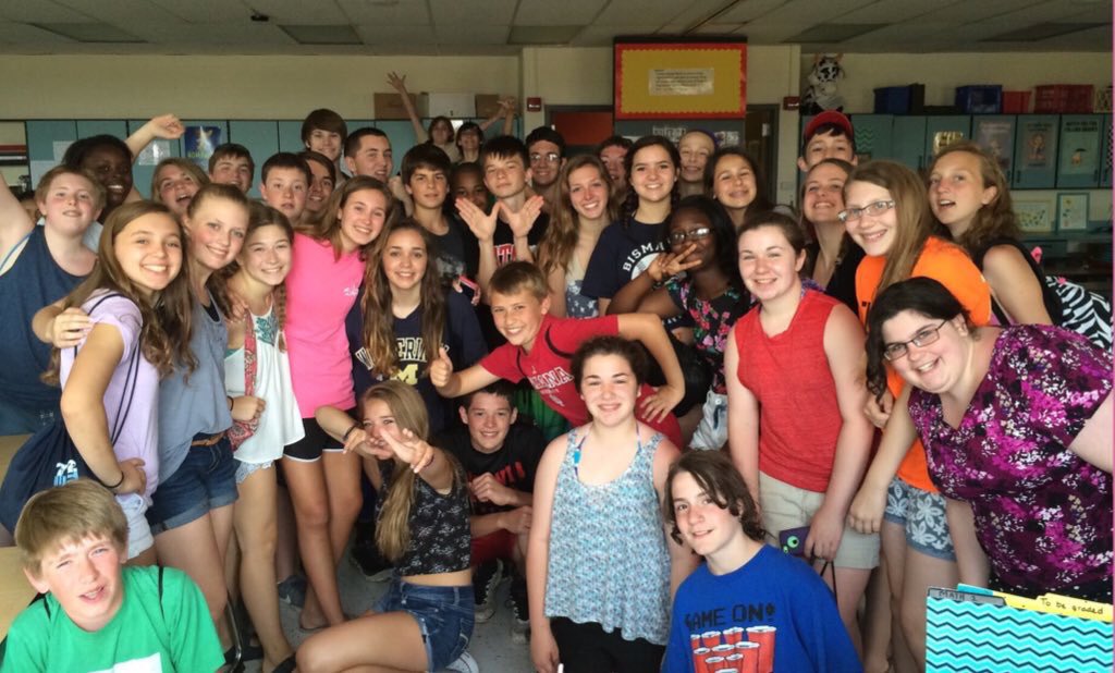 CoachColeman8's tweet photo. Congratulations to all the SENIORS who are graduating tonight!! The Class of 2019 will always have a special place in my heart! Started my teaching career in 7th grade &amp; continued into 8th. Thank you for the memories❣️ @samanthajjuarez  @maddiecolemann_ @chris_theros &amp; the rest! https://t.co/fc9DKrljLi