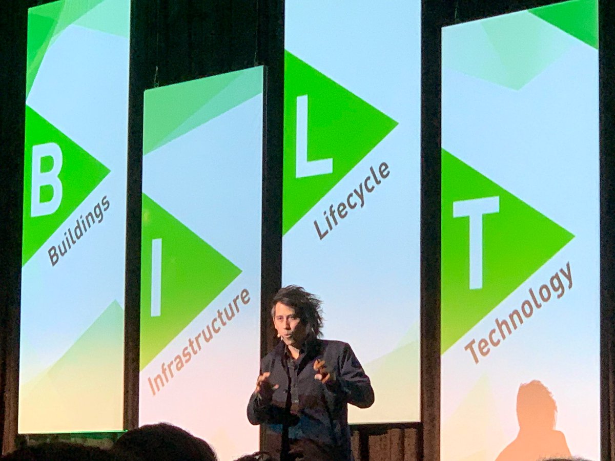 “We are living in a moment where technological change is advancing faster than ever, but simultaneously this is the slowest pace of change we will ever see again” <a href="/DocJordy/">Dr Jordan Nguyen</a> #BILTanz