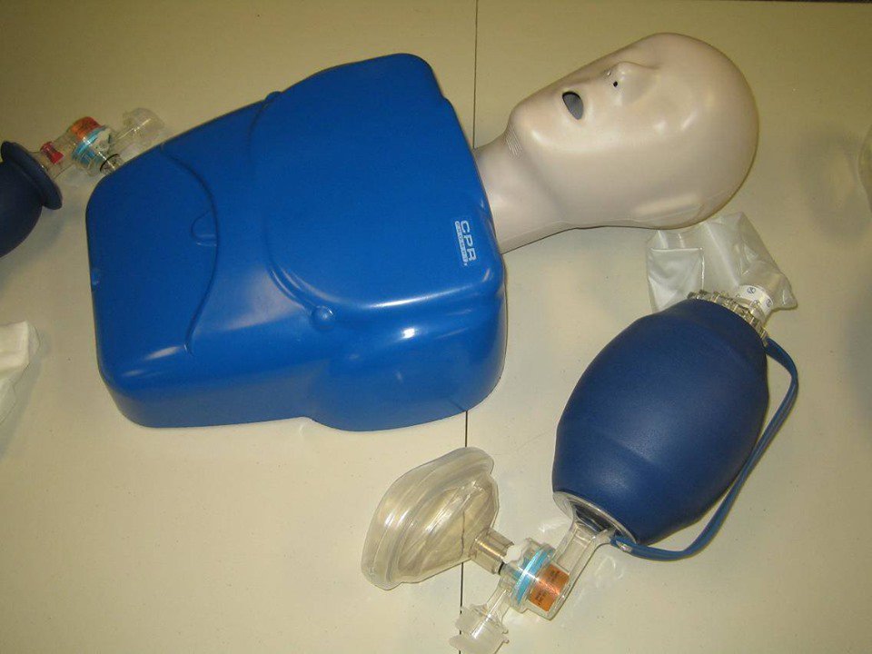 DID YOU KNOW? We offer certification and recertification courses in #CPR-HCP (Health Care Provider)! #Recertifications can creep up on you. Check your certification date and then send us a message!
For a current list of upcoming courses, visit our website: asecondbreath.ca/upcoming-cours…