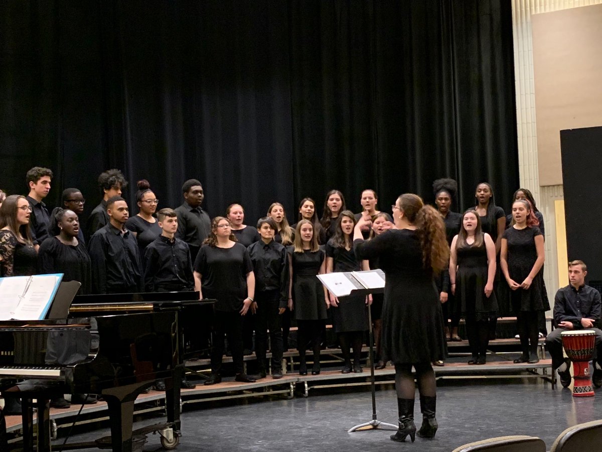 FPMchoirs's tweet photo. So proud of our Senior High Chorus for getting a Level V GOLD rating on their first Nyssma majors EVER! They worked really hard and it’s paid off! 
#FPMKNIGHTS #fpmmusic https://t.co/4HcKCdRS8f