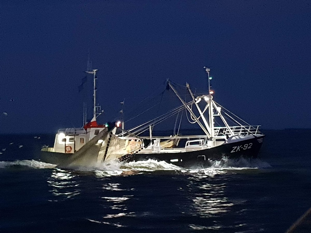 garnalenkotters's tweet photo. ZK 92, JOSIENA LISA 2
#stomend
#sfeervol
@BroereMichiel
Foto's #sietzevissersh16 https://t.co/j5DKd4w8lN