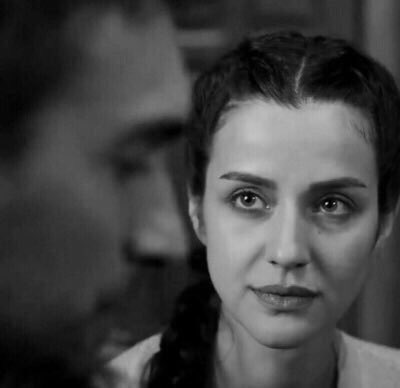 ما كنتُ أؤمِن بالعُيون وفعلِها حتى
 دهَتني في الهوى عينيكِ ..❤

،،
#احمد الاديب