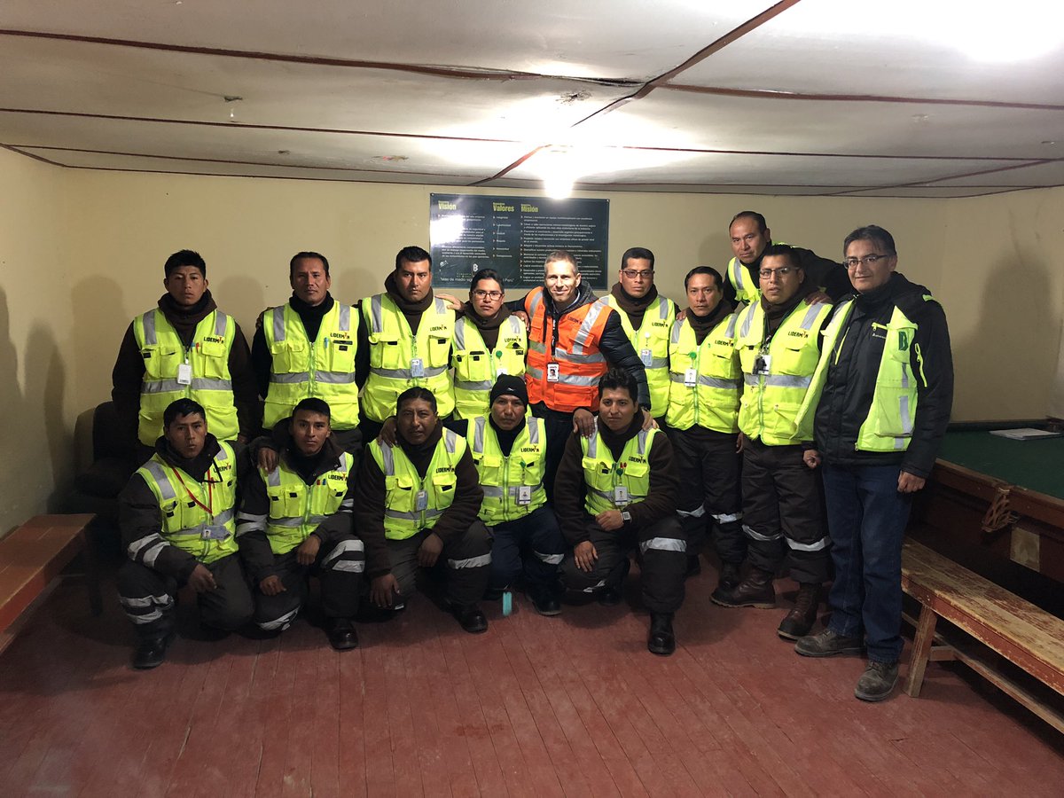 BalonTuvia's tweet photo. Gracias al equipo de Liderman en Orcopampa! Sigan con la buena labor, el compromiso y estado de alerta que los caracteriza! Saludos. https://t.co/ASWz75F48C