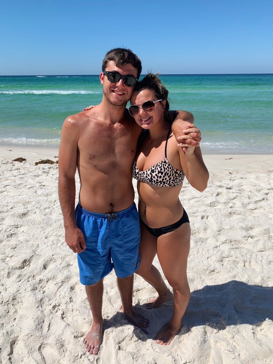 lukeyoung05's tweet photo. surviving not really thriving #burntnotturnt https://t.co/ebQBWJ2o0Q