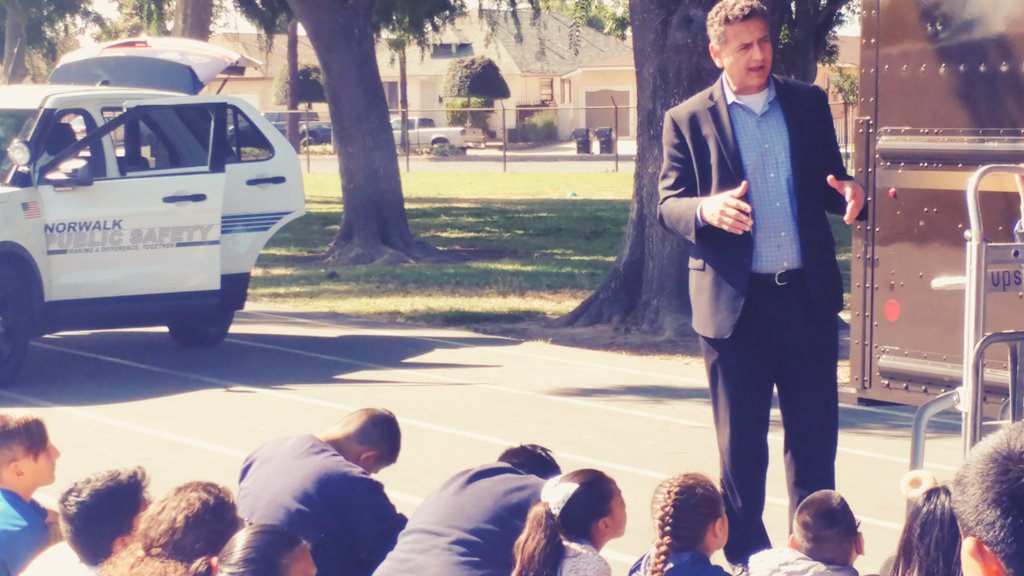 Amy Roldan tweet media