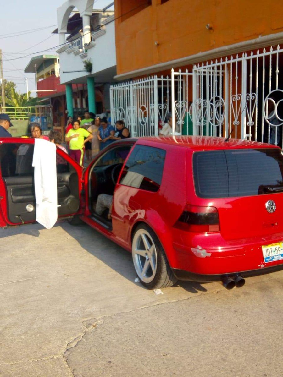 mx_enterate's tweet photo. #Entérate Ejecutan a mujer en el poblado Macultepec, Centro, dentro de en vehículo con placas de Jalisco. Sicarios le dispararon desde una motocicleta. #DeUltimoMinuto https://t.co/Zp408Jy2UC