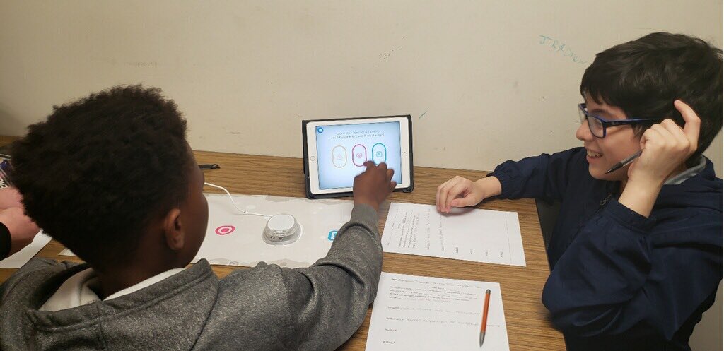DueittEagles's tweet photo. Our Jason Science learners have been expanding on their coding skills bringing speakers to life with #bosebuild lead by the awesome @DiashoniS #technologyinclass #jasonlearning #electrifyinglearning https://t.co/HxBUqVRhDq