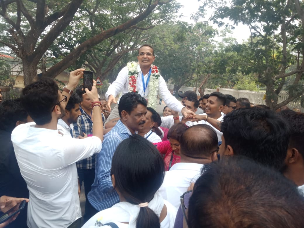 oheraldogoa's tweet photo. People know about the loot taken place in Panjim. Most important Bhai (Manohar Parrikar) factor plays a big role, now they (BJP) know the importance of Bhai: Monserrate
@INCGoa @BJP4Goa #Goabypoll #counting #decisiondaygoa https://t.co/sIy2Brn1bw