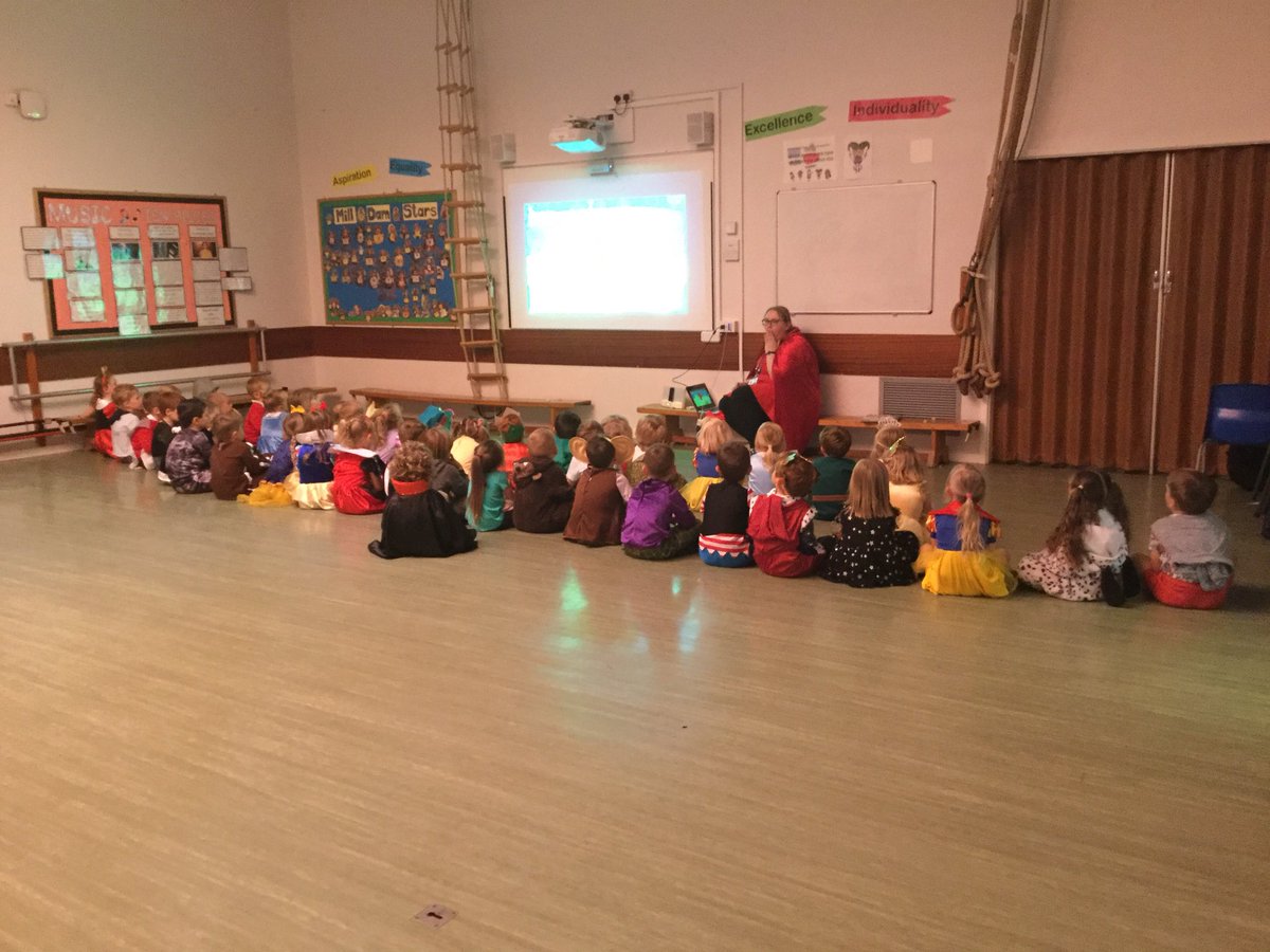 MD_Class1's tweet photo. What a truly spectacular afternoon we had yesterday! The children thoroughly enjoyed listening to all our traditional tales we had learnt about this half term. And .... the tea party was a huge success! Well done everyone! @MD_EYFS @MD_MrsThompson #MD_reading #MD_topic https://t.co/s56J6be1Xr