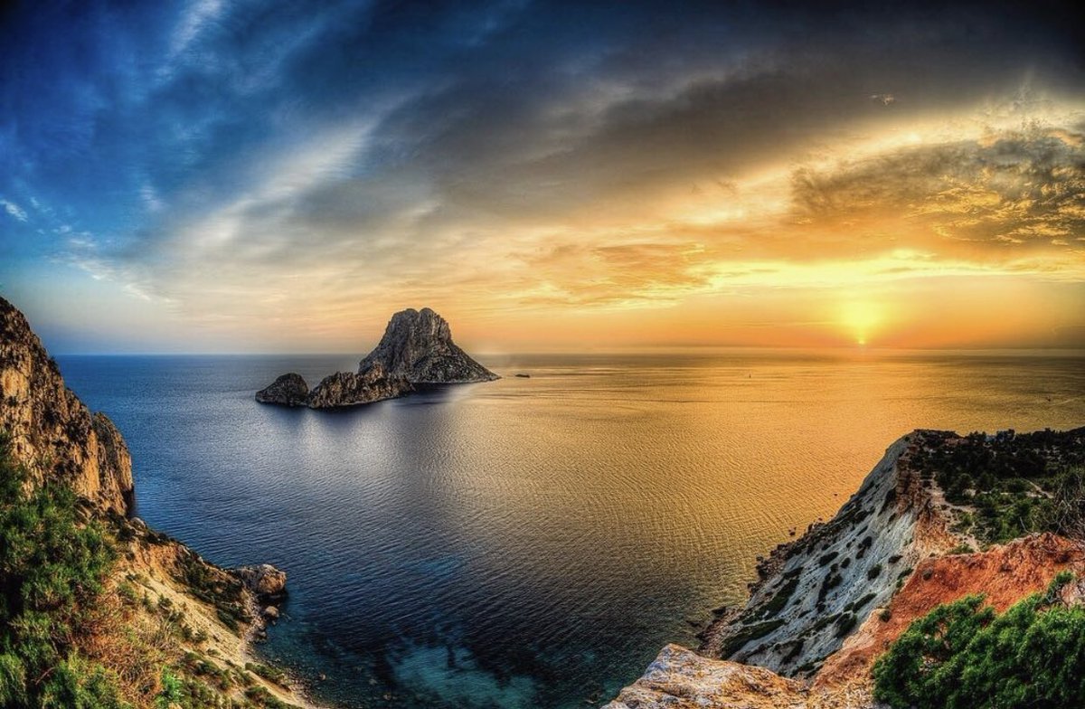 bambuddhaibiza's tweet photo. Is this the real life or just fantasy? 
✨✨✨

#esvedra #esvedraibiza #esvedrarock #wonderlust #pieceofheaven #amazingview #spirituality #magneticpoint #ibiza #ibiza2019 #ibizanature #ibizabeauty #nature #magicallight #sunsetvibes #bambuddha #bambuddha2019 #bambuddhaibiza https://t.co/ToYhfYzrOQ