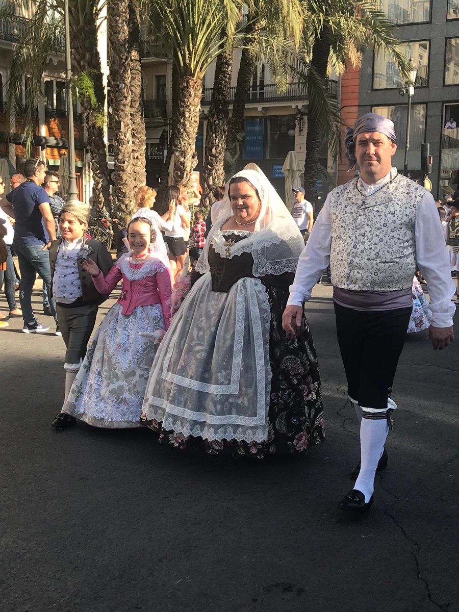 fallaconserva's tweet image. Un dels actes mes emotius del exercici faller es la processó de la nostra Geperudeta i ahí no podien faltar els nostres representants #Falles #Falles2020 #SomConserva